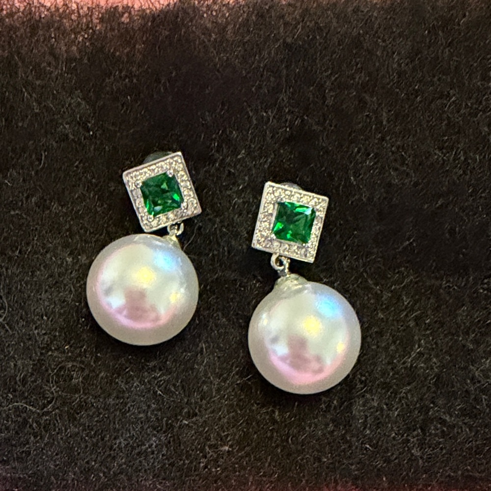 Elegant Natural Pearl and Green Gemstone Earrings